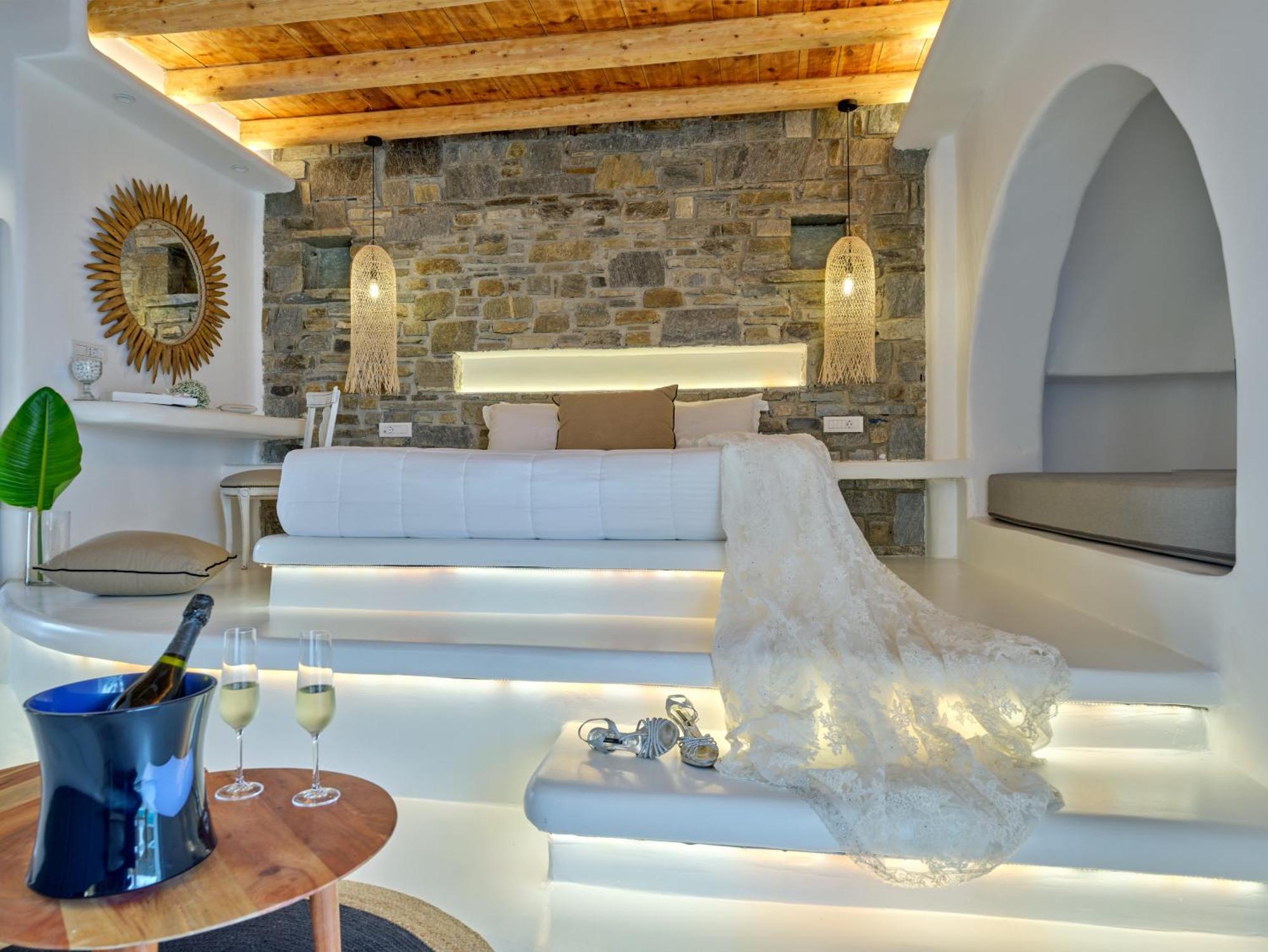 Zefi & Hotel 4*