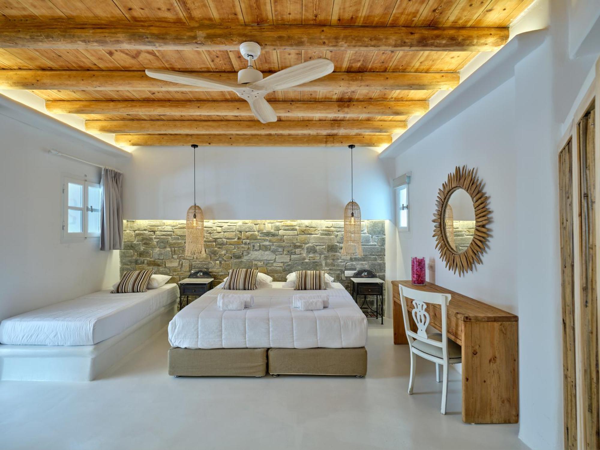 Zefi & Naousa (Paros)