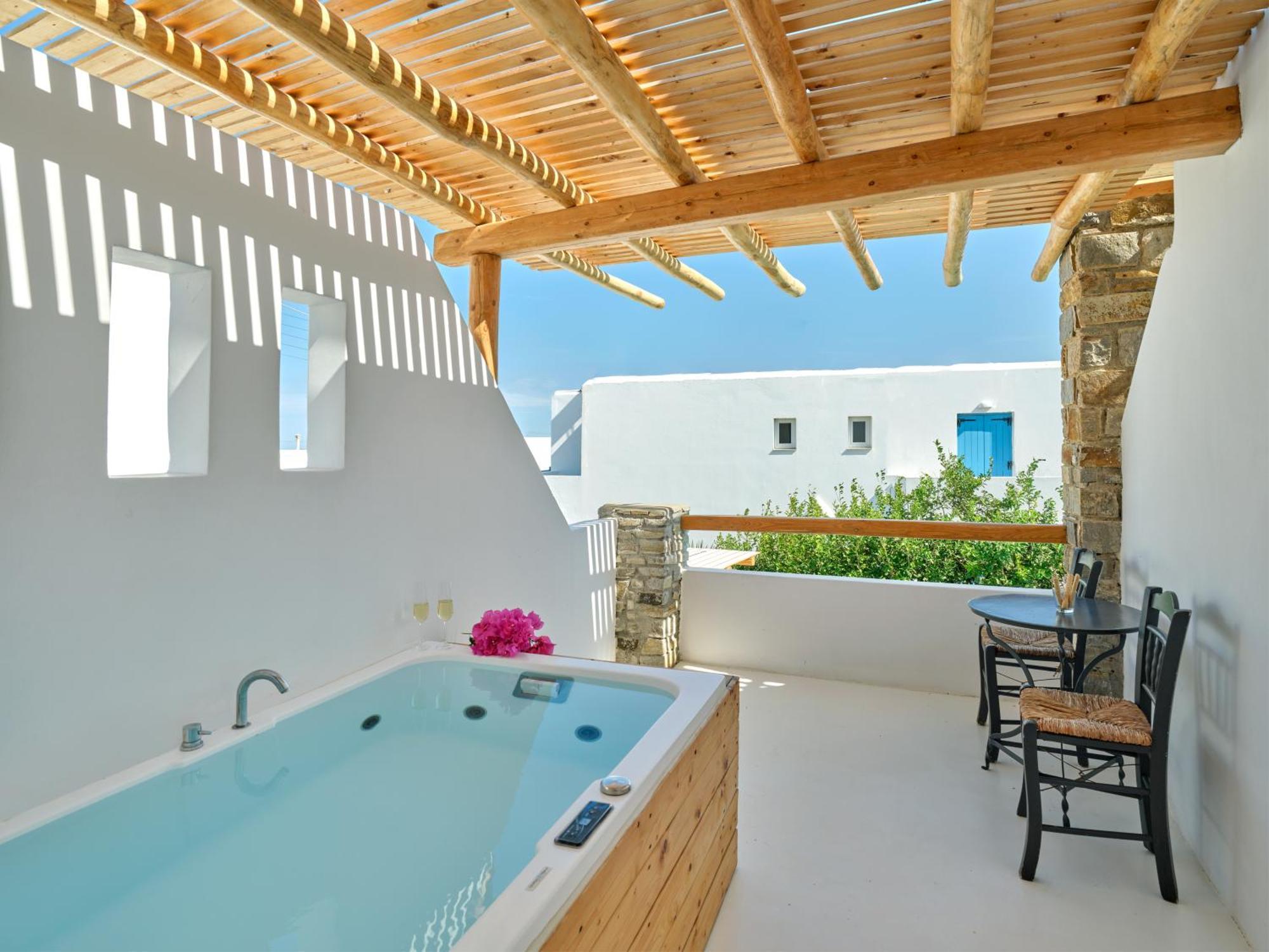Hotel Zefi & Naousa (Paros)