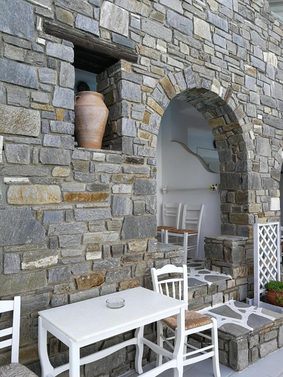 Hotel Zefi & Naousa (Paros)